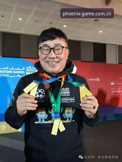 凤凰体育注册最新版 54岁老帅再创纪录!埃梅里欧联杯封王必备知识——从凤凰体育平台看懂维拉3-0夺冠背后